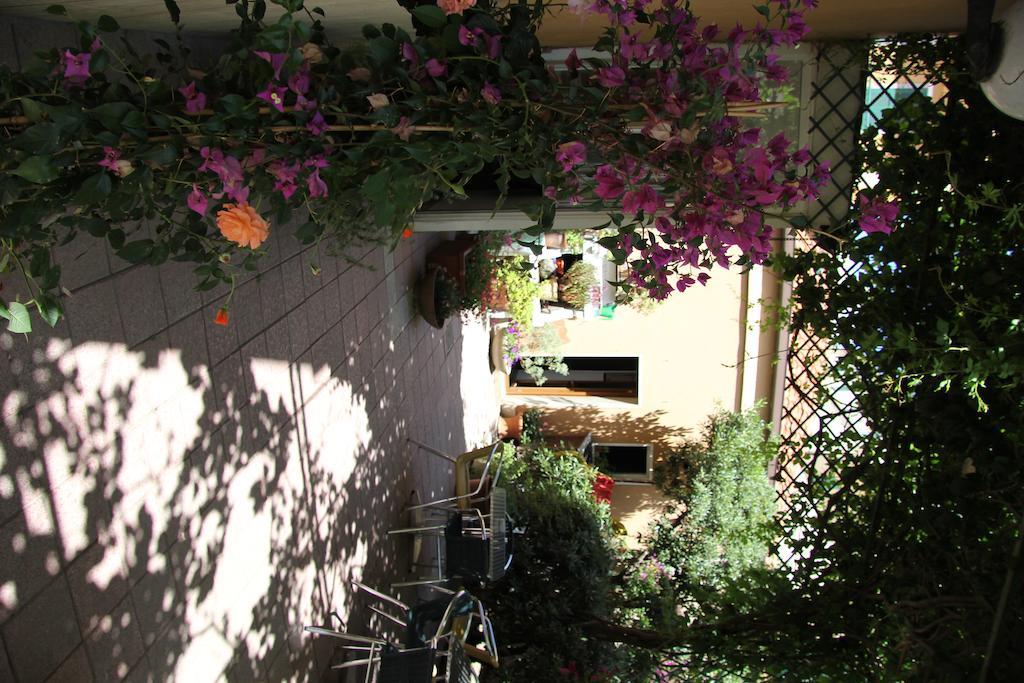 Hotel Tirrenia Lido di Ostia Exterior foto