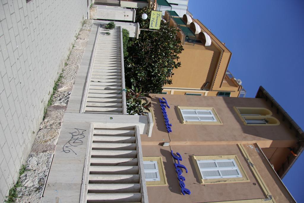 Hotel Tirrenia Lido di Ostia Exterior foto